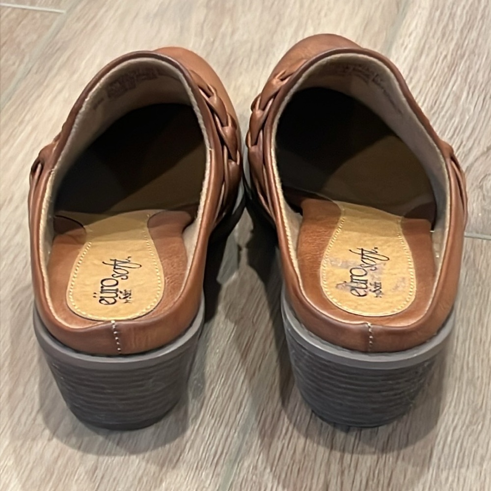 Euro Soft by Sofft Light Brown Leather Mules Braided Detail Size 6M - Picture 6 of 14